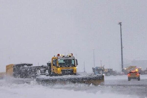 بارش شدید برف، عملیات فرودگاه وین را به طور جدی مختل کرد - اسپوتنیک ایران  