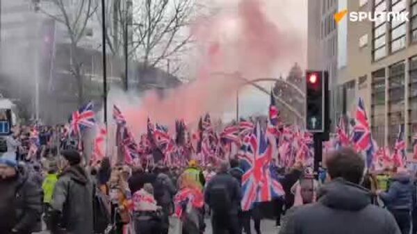 هزاران نفر در منچستر علیه مهاجرت راهپیمایی کردند - اسپوتنیک ایران  
