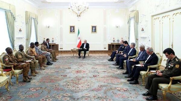 پزشکیان: نگاه ایران به آفریقا راهبردی و مبتنی بر منافع متقابل است - اسپوتنیک ایران  