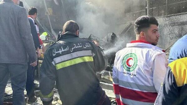 رسانه محلی: تصاویر بیشتر از سقوط هلیکوپتر در درچه، استان اصفهان، که منجر به کشته شدن چهار نفر شد - اسپوتنیک ایران  