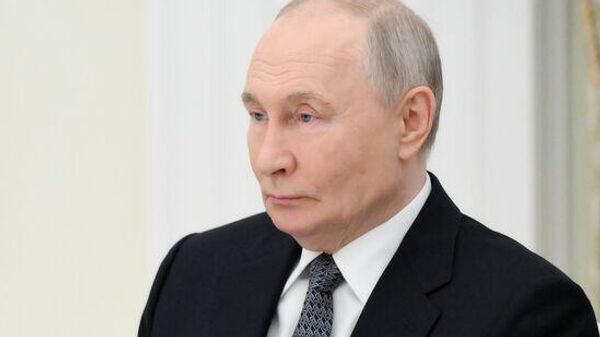 پوتین: دسترسی برابر به فناوری‌های آینده، شرط ضروری برای توسعه تمدن است - اسپوتنیک ایران  