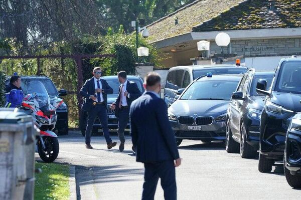 گزارش تصویری خبرنگار اسپوتنیک از محل برگزاری مذاکرات هسته‌ای در ژنو و رفت و آمد هیأت‌های مذاکره کننده - اسپوتنیک ایران  