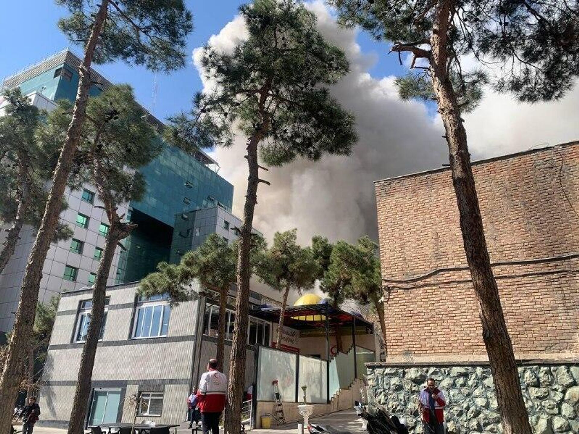 تصاویری از حمله اسرائیل به مجموعه انتظامی در نزدیکی سازمان هلال احمر تهران - اسپوتنیک ایران  , 1920, 01.03.2026