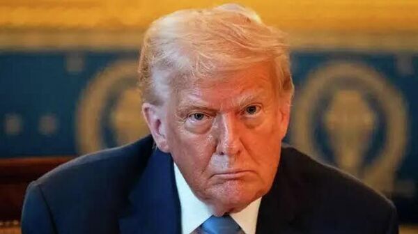 ⭕دونالد ترامپ، رئیس جمهور آمریکا اعلام کرد که در نتیجه حملات آمریکا به ایران، صدها هدف از جمله تأسیسات سپاه پاسداران، سامانه‌های پدافند هوایی، ساختمان نیروی دریایی و 9 کشتی مورد اصابت قرار گرفته‌اند - اسپوتنیک ایران  