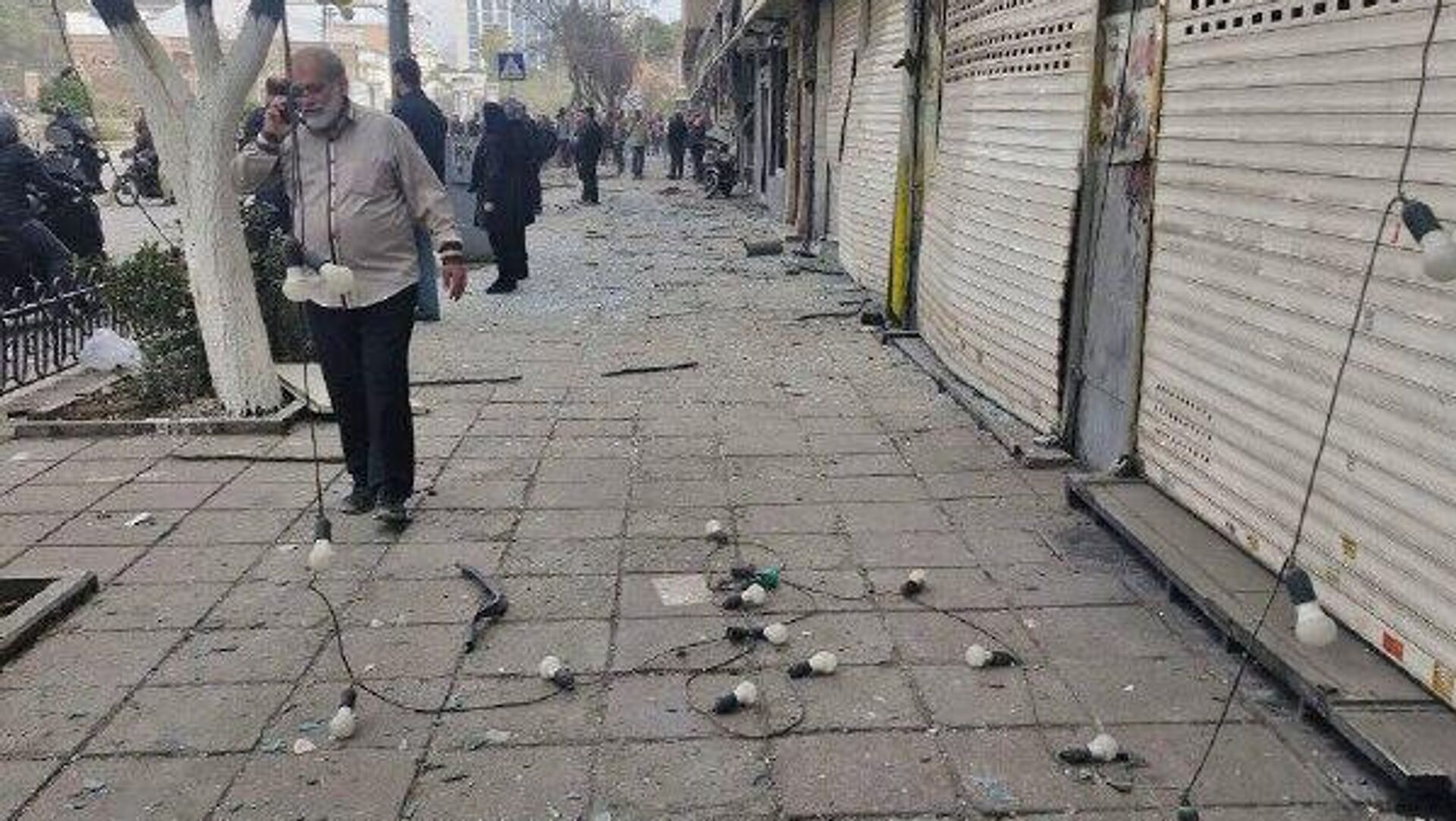 تصاویری از خسارت به پاساژ کیف و کفش در میدان بهارستان و آسیب به مغازهها تصاویری از خسارت به پاساژ کیف و کفش در میدان بهارستان و آسیب به مغازهها - اسپوتنیک ایران , 1920, 02.03.2026