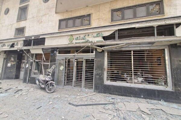 تصاویری از خسارت به پاساژ کیف و کفش در میدان بهارستان و آسیب به مغازهها تصاویری از خسارت به پاساژ کیف و کفش در میدان بهارستان و آسیب به مغازهها - اسپوتنیک ایران