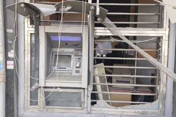 تصاویری از خسارت به پاساژ کیف و کفش در میدان بهارستان و آسیب به مغازهها تصاویری از خسارت به پاساژ کیف و کفش در میدان بهارستان و آسیب به مغازهها - اسپوتنیک ایران