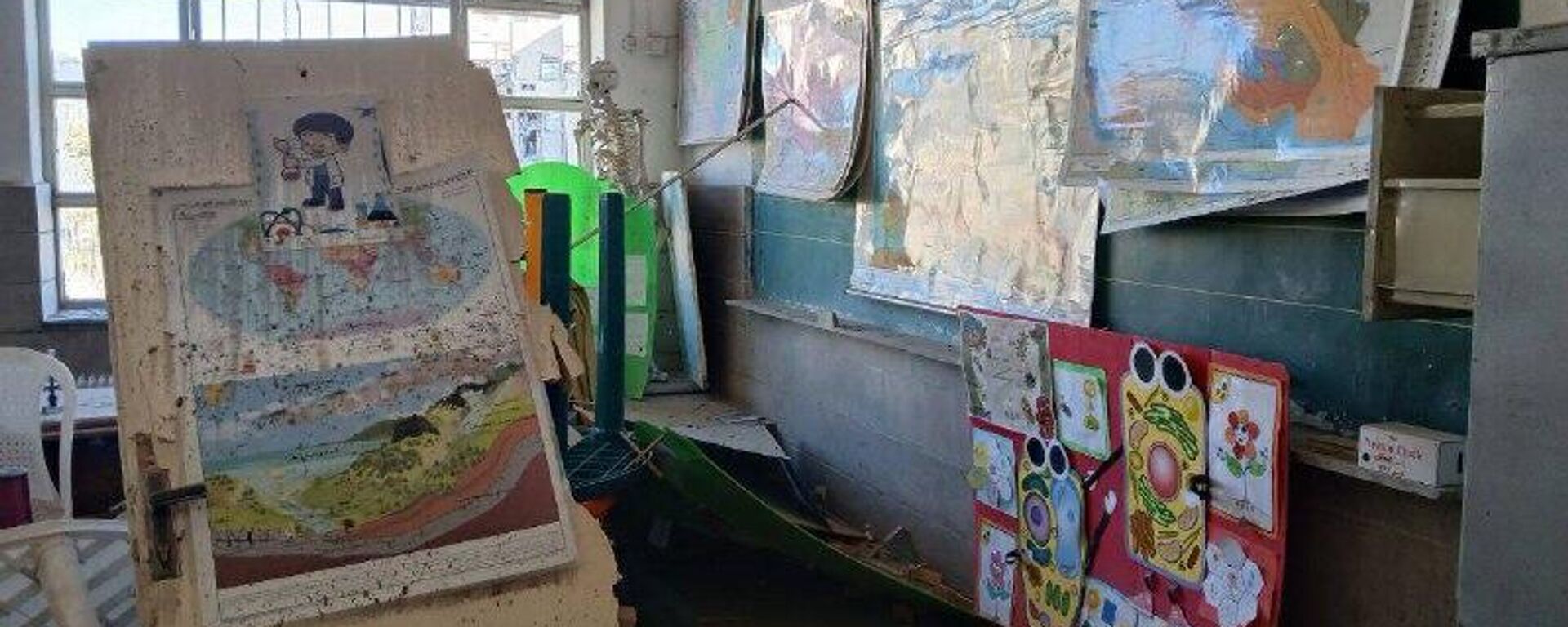 سخنگوی وزارت امور خارجه ایران، در یکی از مدارس آسیب دیده در حملات اسرائیل و آمریکا در تهران، جلسه توجیهی برگزار می‌کند - اسپوتنیک ایران  , 1920, 03.03.2026