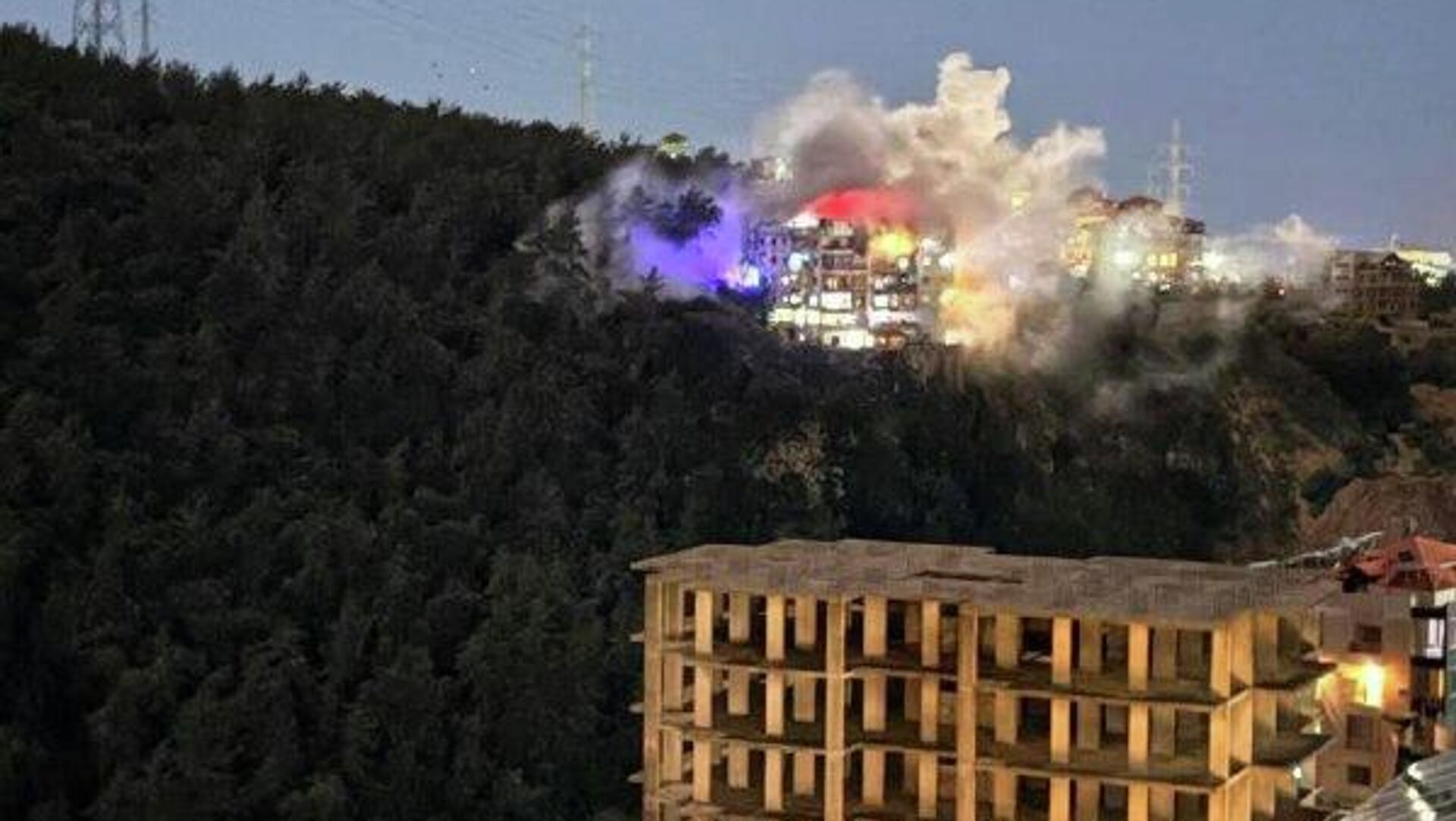 کشتیهای اسرائیلی به حومه جنوبی بیروت، آرمان، حمله کردند کشتیهای اسرائیلی به حومه جنوبی بیروت، آرمان، حمله کردند - اسپوتنیک ایران , 1920, 04.03.2026