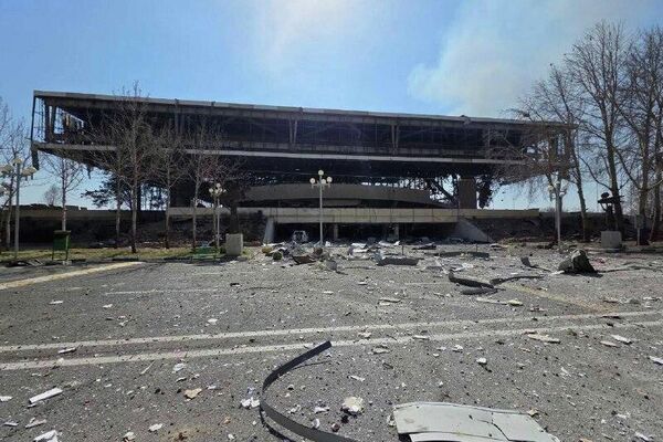 تصاویری از تخریب سالن دوازده هزار نفری آزادی در جریان حملات آمریکا و اسرائیل - اسپوتنیک ایران  