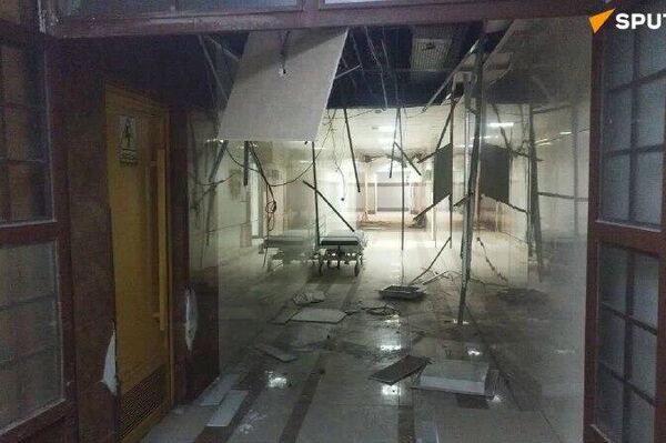 آسیب های جدی به بیمارستان امام علی(ع) اندیمشک در حملات عصر امروز، جمعه، 15 اسفندماه، آمریکا و اسرائیل به جمهوری اسلامی ایران و تخلیه این مرکز درمانی - اسپوتنیک ایران  