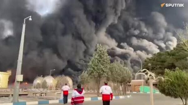 حمله به انبار نفتی جنوب تهران / زیرساخت غیرنظامی ایران بار دیگر هدف قرار گرفت - اسپوتنیک ایران  