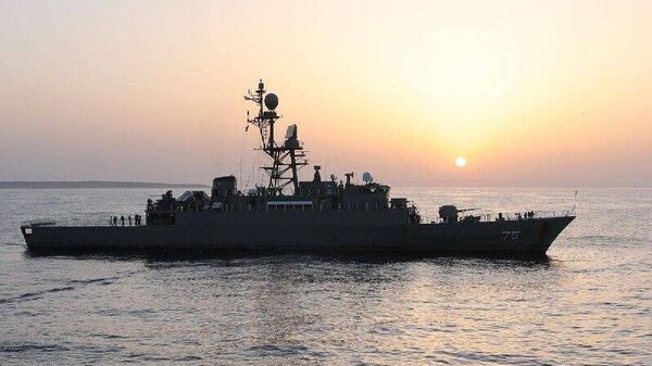 تعداد 104 شهید و 32 مجروح درپی حملات آمریکا به ناوشکن دنا - اسپوتنیک ایران  