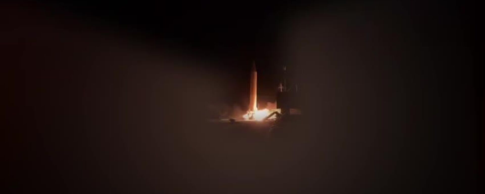 ایران پس از انتخاب رهبر جدید، دو موج موشک به سمت اسرائیل شلیک کرد ایران پس از انتخاب رهبر جدید، دو موج موشک به سمت اسرائیل شلیک کرد - اسپوتنیک ایران , 1920, 09.03.2026