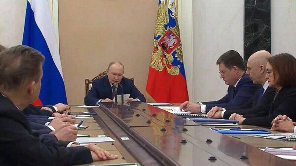 پوتین: قیمت جهانی نفت در عرض یک هفته 30 درصد افزایش یافته است - اسپوتنیک ایران  