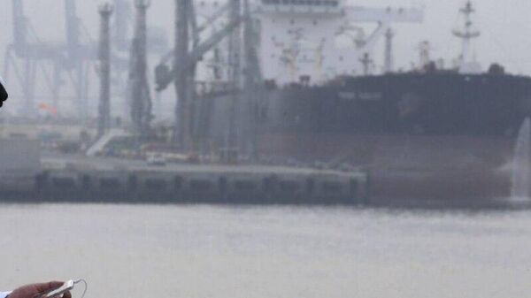 کارشناس اقتصادی تصریح کرد که حضور روسیه در بازار انرژی به ثبات اقتصادی جهانی کمک می‌کند - اسپوتنیک ایران  