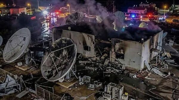 تصویر مرکز ارتباطات ماهواره‌ای جنوب تل‌آویو پس از حمله موشکی ایران در موج سی و سوم عملیات «وعده صادق 4» - اسپوتنیک ایران  