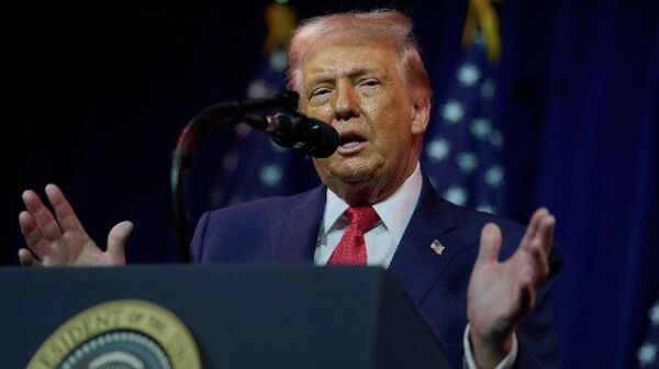 اعتراف ترامپ: آمریکا هیچ اطلاعی در مورد مین‌گذاری تنگه هرمز توسط ایران ندارد - اسپوتنیک ایران  