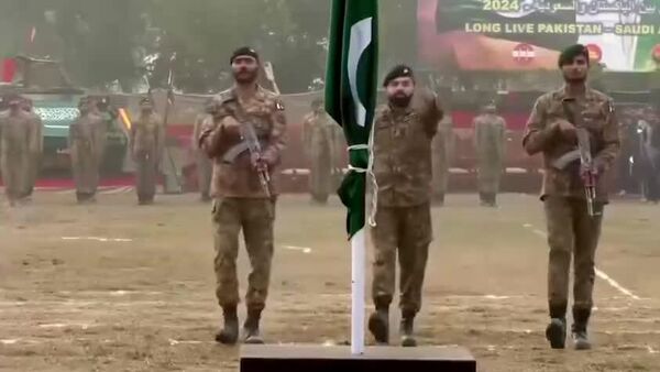 آیا پاکستان در صورت عملیات تلافی جویانه ایران از عربستان سعودی حمایت خواهد کرد؟ - اسپوتنیک ایران  