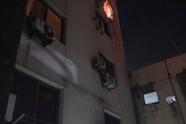 فیلمی که در فضای مجازی منتشر شده، حمله هوایی اسرائیل به آپارتمانی در منطقه نبعه در برج حمود، در حومه شمالی بیروت را نشان می‌دهد - اسپوتنیک ایران  