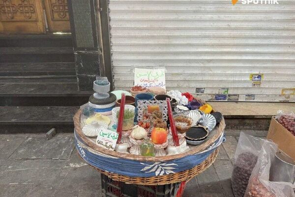 گزارش شیوا آبشناس خبرنگار اسپوتنیک در تهران: وضعیت بازار تجریش بعد از 14روز حملات ایالات متحده آمریکا و اسرائیل علیه جمهوری اسلامی ایران - اسپوتنیک ایران  