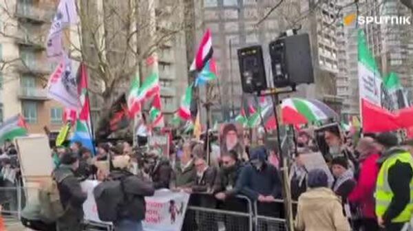 راهپیمایی طرفداران جمهوری اسلامی ایران در لندن - اسپوتنیک ایران  