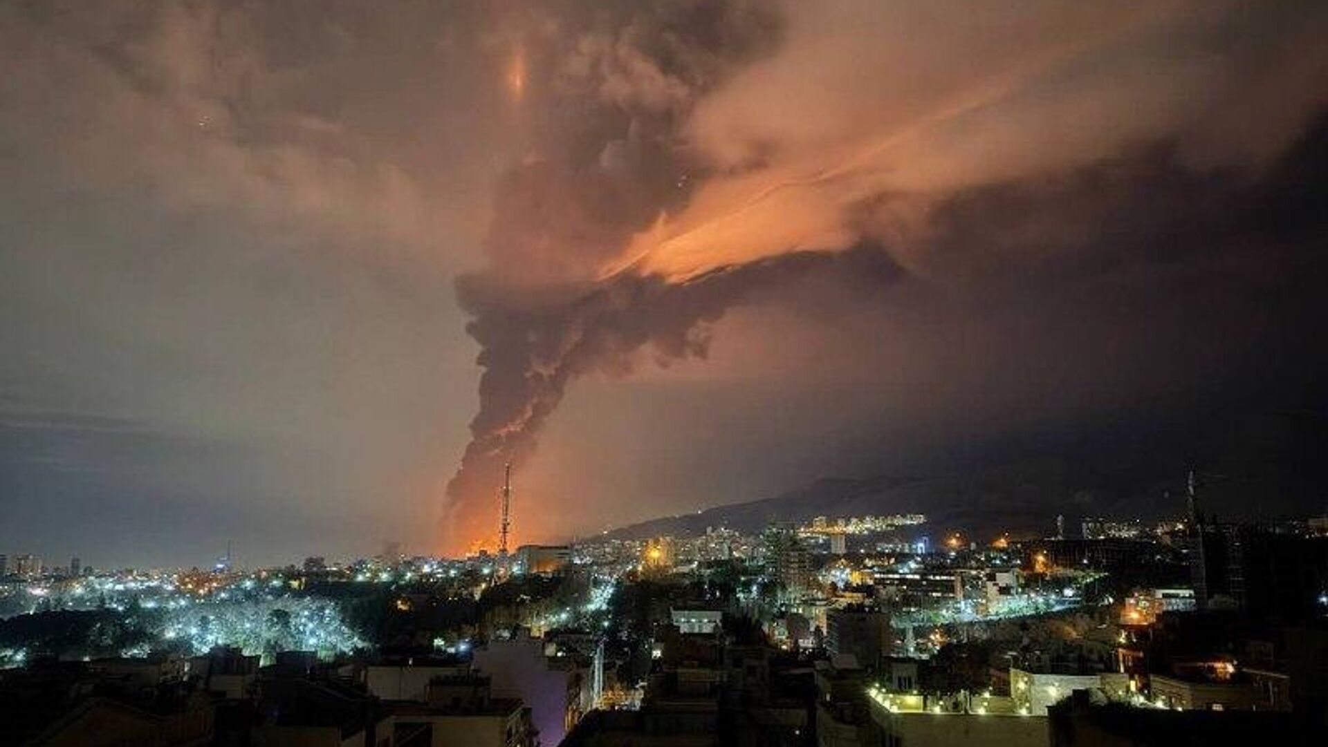 کارشناس سیاسی گفت که تجاوز آمریکا و اسرائیل علیه ایران میتواند میراث سمی به جا بگذارد کارشناس سیاسی گفت که تجاوز آمریکا و اسرائیل علیه ایران میتواند میراث سمی به جا بگذارد - اسپوتنیک ایران , 1920, 15.03.2026