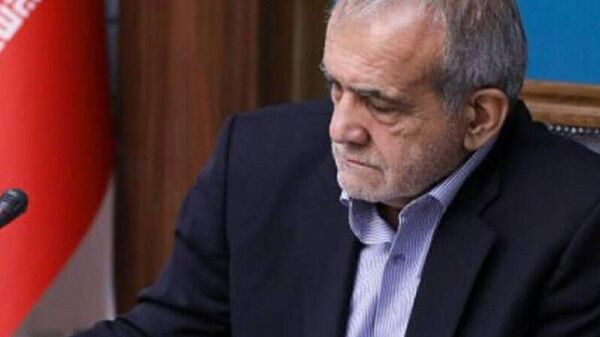 رئیس جمهور ایران در گفتگو با مکرون گفت که در مقابله با متجاوزان تردید نداریم - اسپوتنیک ایران  