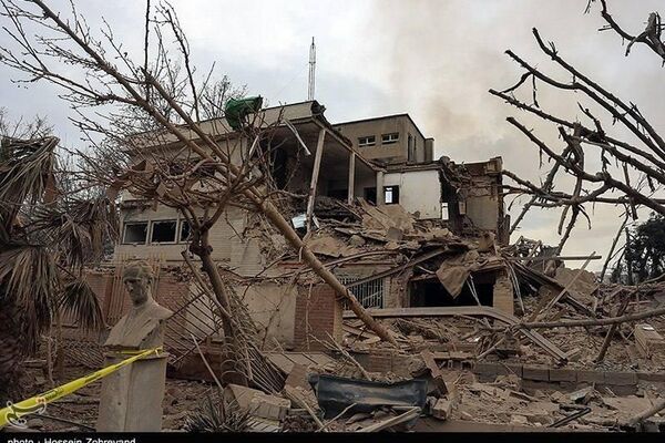 تبعات حملات آمریکا و اسرائیل به محدوده میدان شهدای تهران - اسپوتنیک ایران  