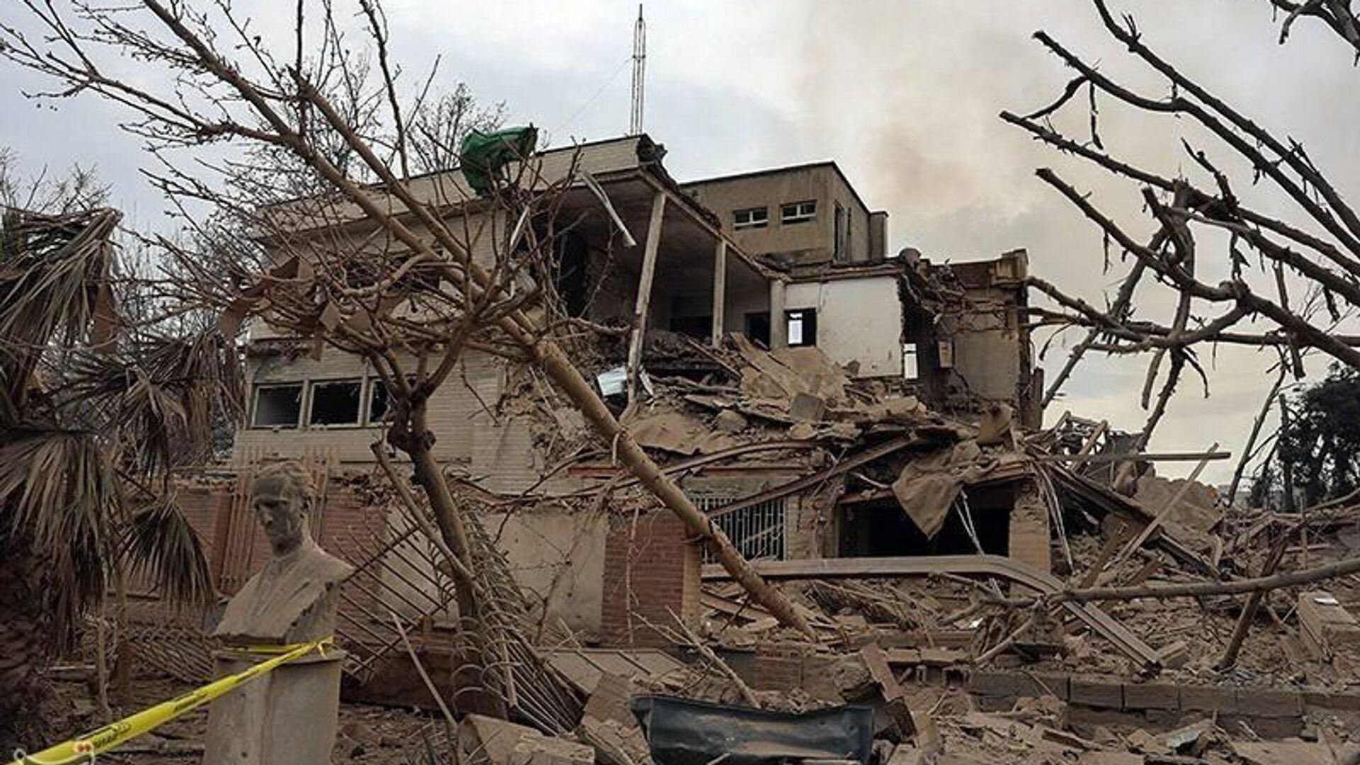 ایران تعداد کودکان کشته شده در حملات آمریکا و اسرائیل را اعلام کرد ایران تعداد کودکان کشته شده در حملات آمریکا و اسرائیل را اعلام کرد - اسپوتنیک ایران , 1920, 06.04.2026