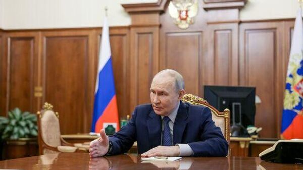 پوتین: انتخاب کریمه برای پیوستن به روسیه تزلزل‌ناپذیر است و این انتخاب به یکی از مهمترین نقاط عطف تاریخ کشور تبدیل شده است - اسپوتنیک ایران  