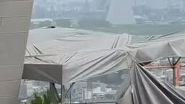 تصاویری از برخورد یک موشک ایرانی به پالایشگاه‌های نفت در حیفا - اسپوتنیک ایران  