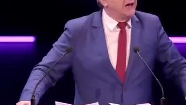 سیاستمدار فرانسوی تصریح کرد که ایران از حق مشروع خود برای دفاع از خود استفاده می‌کند - اسپوتنیک ایران  