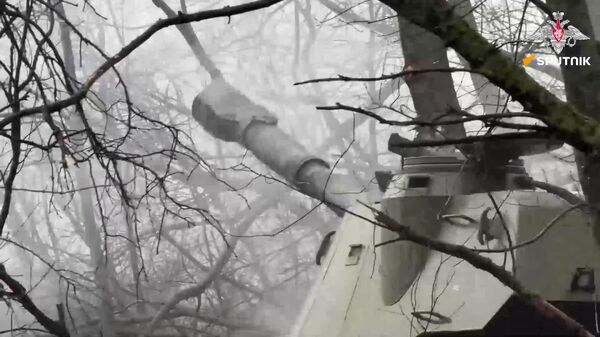 🪖 ویدئوی حمله ارتش روسیه که منجر به آزاد سازی روستای پِشانوئه در منطقه خارکف شد - اسپوتنیک ایران  