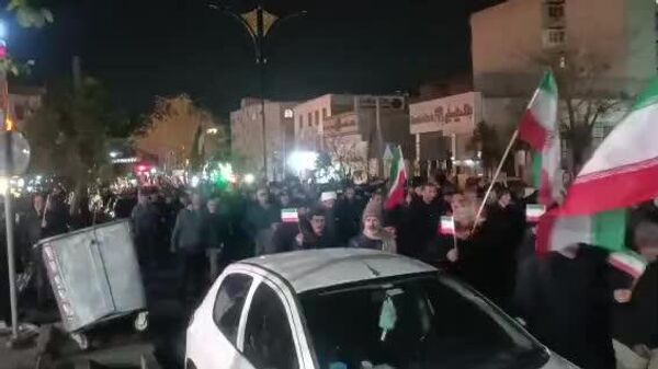 ادامه حضور مردم ایران در خیابان‌های شهرهای مختلف - اسپوتنیک ایران  