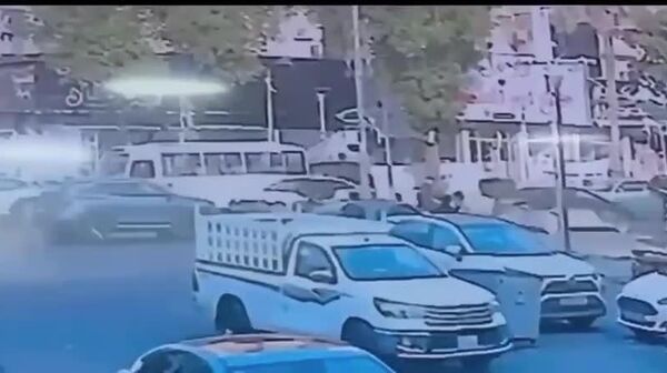 لحظه ربوده شدن یک روزنامه‌نگار خارجی در مرکز بغداد - اسپوتنیک ایران  