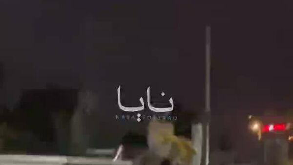 اعتراضات مردم خشمگین عراق در برابر کنسولگری کویت در بصره - اسپوتنیک ایران  