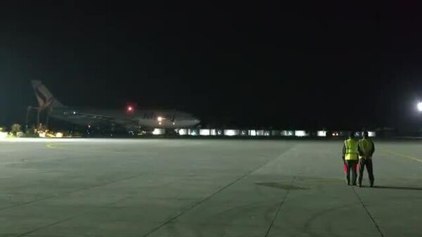 ورود هیئت ایرانی میناب 168 به اسلام آباد و استقبال عاصم منیر از محمدباقر قالیباف - اسپوتنیک ایران  