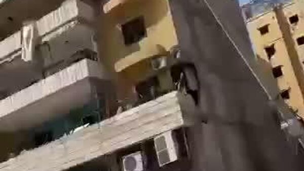 با اجرایی شدن آتش‌بس بین لبنان و اسرائیل، ساکنان حومه جنوبی بیروت شروع به بازگشت به خانه‌های خود کردند - اسپوتنیک ایران  