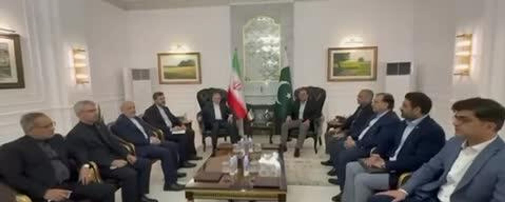 دیدار و گفتگوی سید عباس عراقچی وزیر امور خارجه با فیلد مارشال عاصم منیر فرمانده ارتش پاکستان در اسلام آباد - اسپوتنیک ایران  , 1920, 25.04.2026