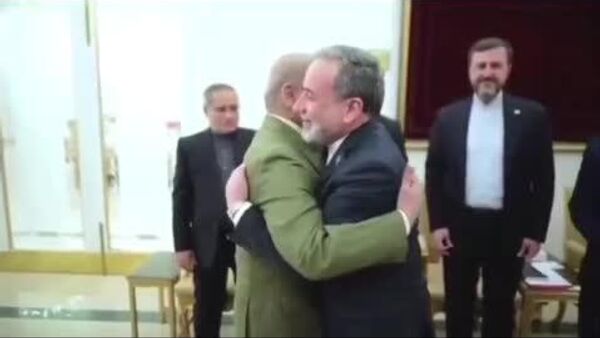 دیدار وزیر امور خارجه ایران با نخست‌ وزیر پاکستان - اسپوتنیک ایران  