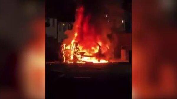 افراد ناشناس یک وسیله نقلیه مسروقه را در نزدیکی یک ایستگاه پلیس در ایرلند شمالی منفجر کردند - اسپوتنیک ایران  