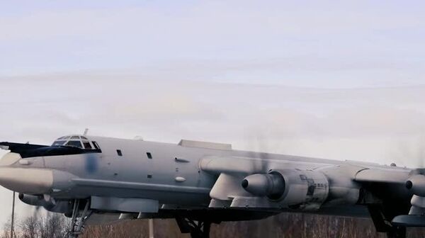 پرواز بمب‌افکن‌های Tu-95MS روسیه بر فراز آب‌های دریای بارنتس و نروژ - اسپوتنیک ایران  