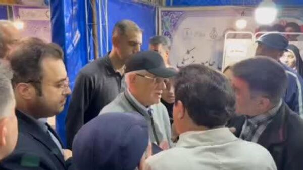 حضور سرزده معاون اول رئیس‌جمهور در جمع مردم تهران - اسپوتنیک ایران  