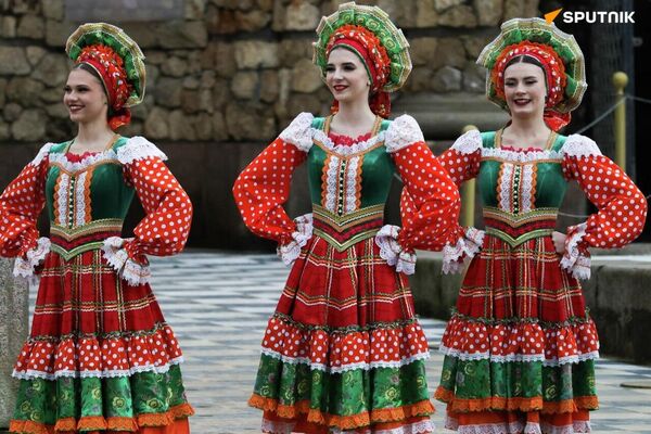 جشنواره فوارههای «پترگوف جشنواره فوارههای «پترگوف - اسپوتنیک ایران