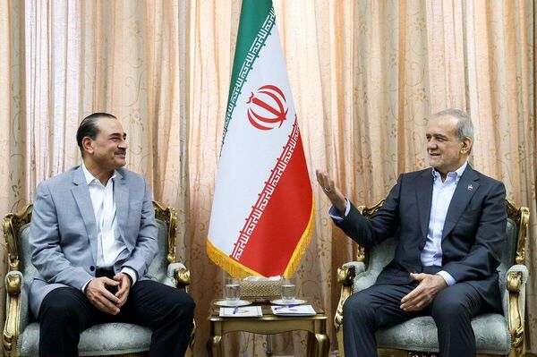 ارتش پاکستان: مذاکرات پاکستان-ایران «پیشرفت دلگرمکنندهای» به سمت «توافق نهایی» داشته است - اسپوتنیک ایران  