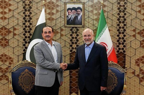 ارتش پاکستان: مذاکرات پاکستان-ایران «پیشرفت دلگرمکنندهای» به سمت «توافق نهایی» داشته است - اسپوتنیک ایران  