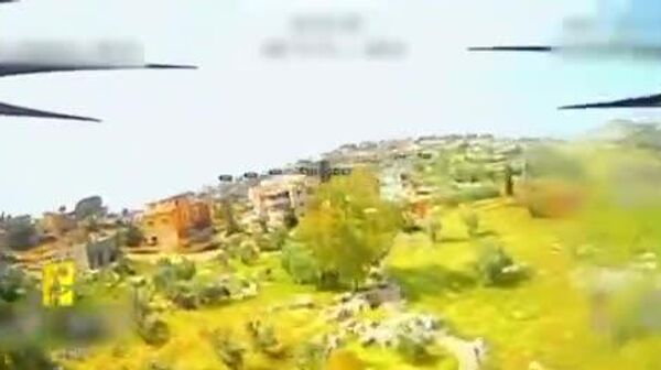 حزبالله فیلمی منتشر کرد که هدف قرار دادن یک تانک مرکاوا اسرائیلی در شهر طیبه، جنوب لبنان، توسط یک پهپاد ابابیل را نشان میدهد - اسپوتنیک ایران  