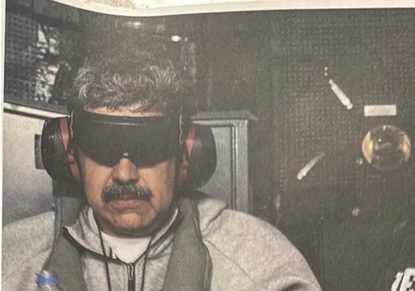 Venezuelan President Nicolas Maduro aboard the USS Iwo Jima after his kidnapping by US forces. Social media photo. Venezuelan President Nicolas Maduro aboard the USS Iwo Jima after his kidnapping by US forces. Social media photo. - اسپوتنیک ایران