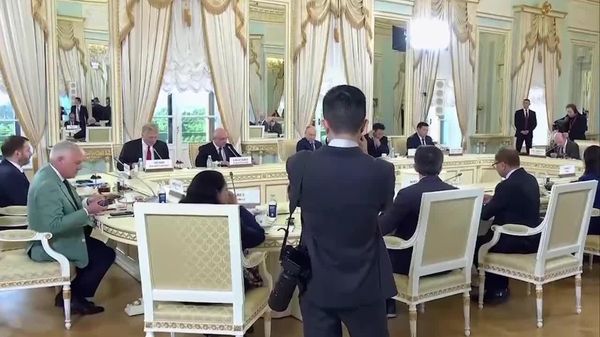 پوتین: کنترل روسیه بر دونباس و انعقاد توافق درباره اوکراین با یکدیگر تناقضی ندارند - اسپوتنیک ایران  